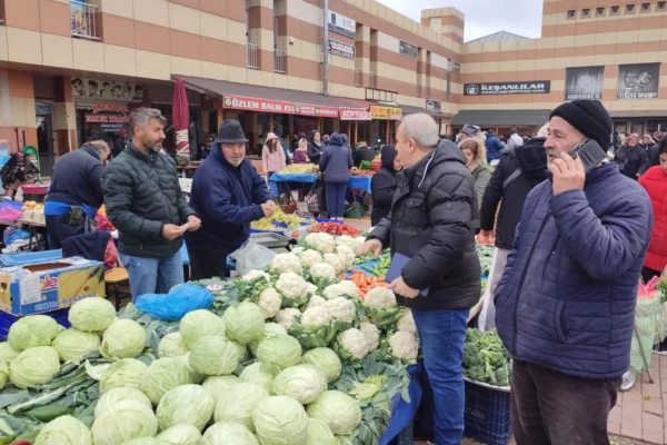 Edirne Keşan’da pazar esnafının sorunları yerinde dinlendi